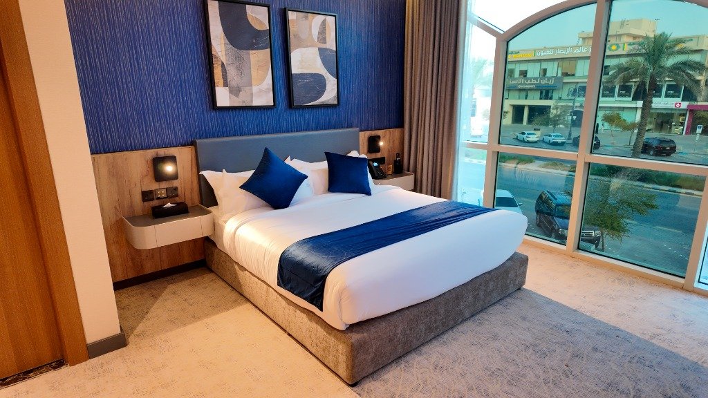 Lemars Hotel Luxury King Bedroom